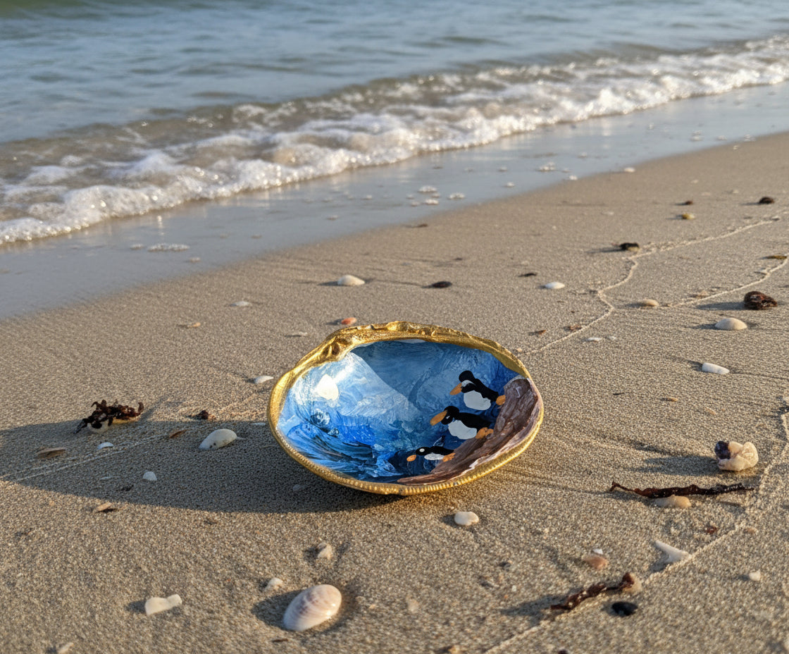 Hand Painted Mini Clam Shell